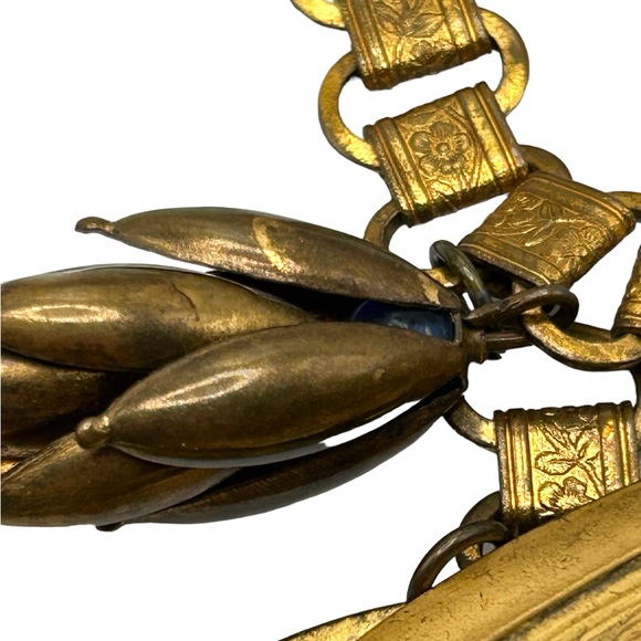 Magnificent 1930's Bookchain Leaf and Seed Pod Necklace - Picture 6 of 7